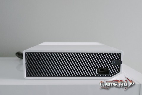 xbox_one_white_(6).jpg